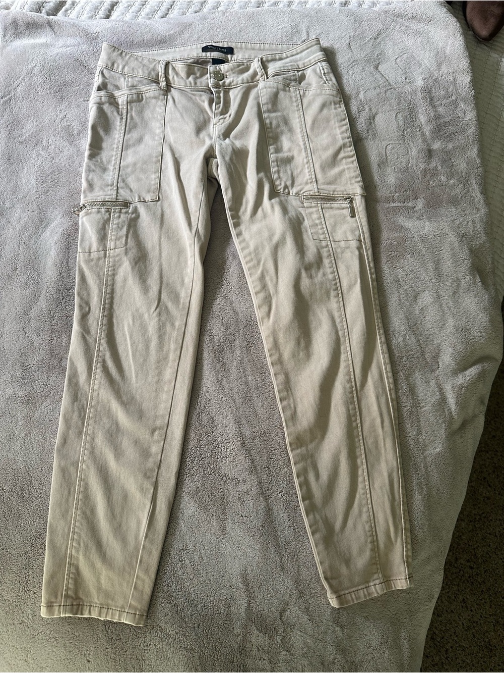 White House Black Market Women's Cream Cargo Capris